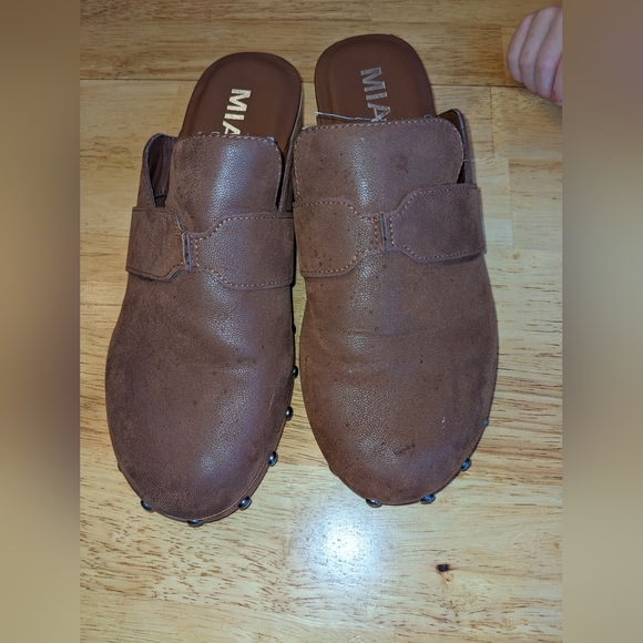 MIA Mules - Brown - Picture 3 of 10